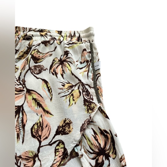 Kosiuko viscose shorts with floral print - Picture 4 of 9